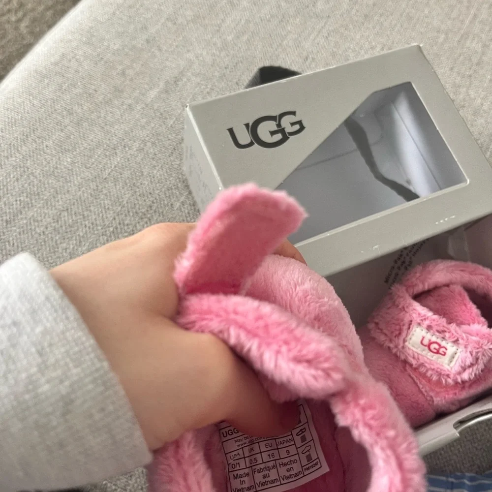 Ugg Baby Bixbee Bootie Crib Shoe